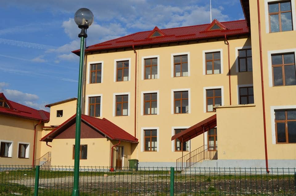SCOALA-GIMNAZIALA-MATEESTI
